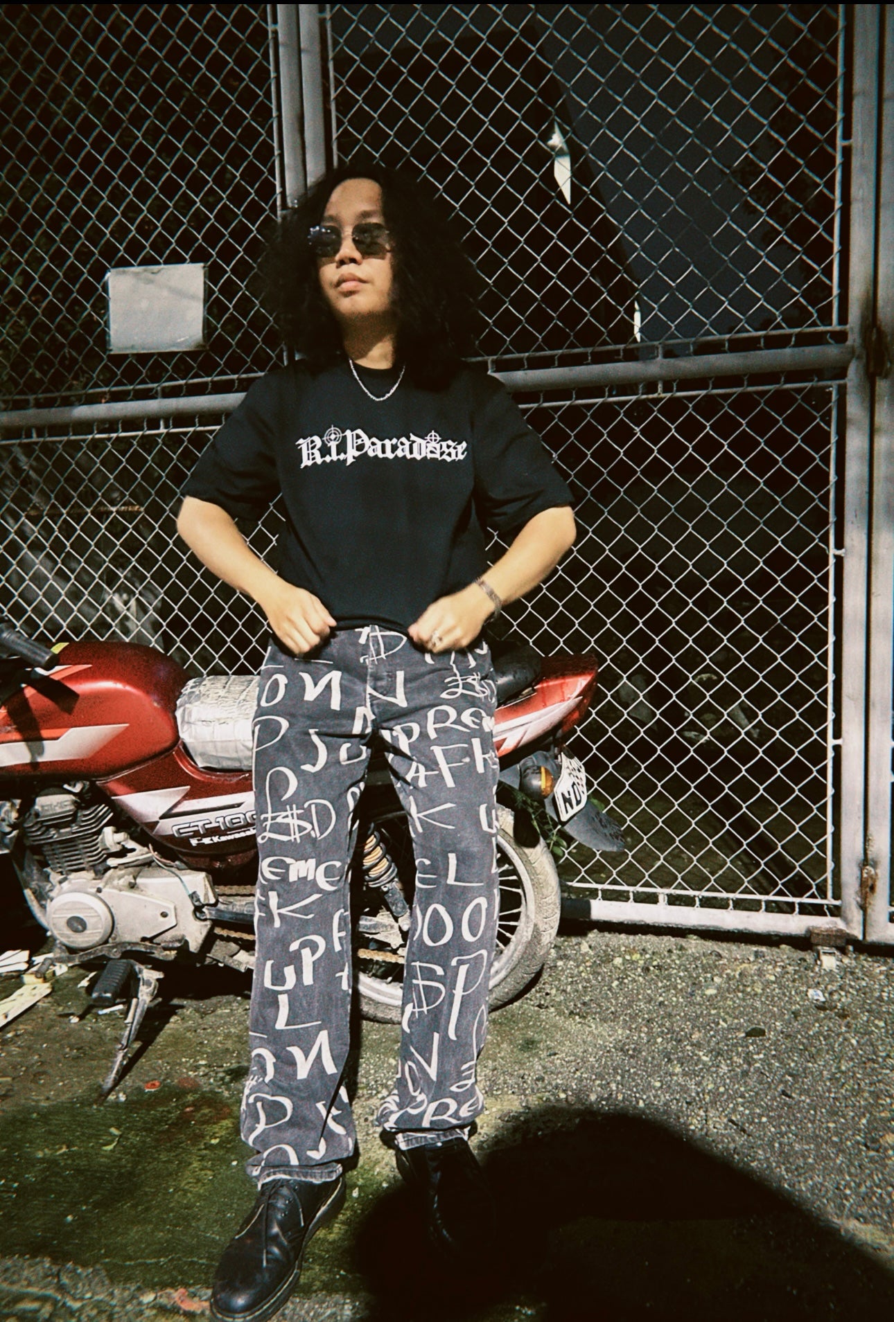 R.I.PARADISE • 1210 LOGO TEE