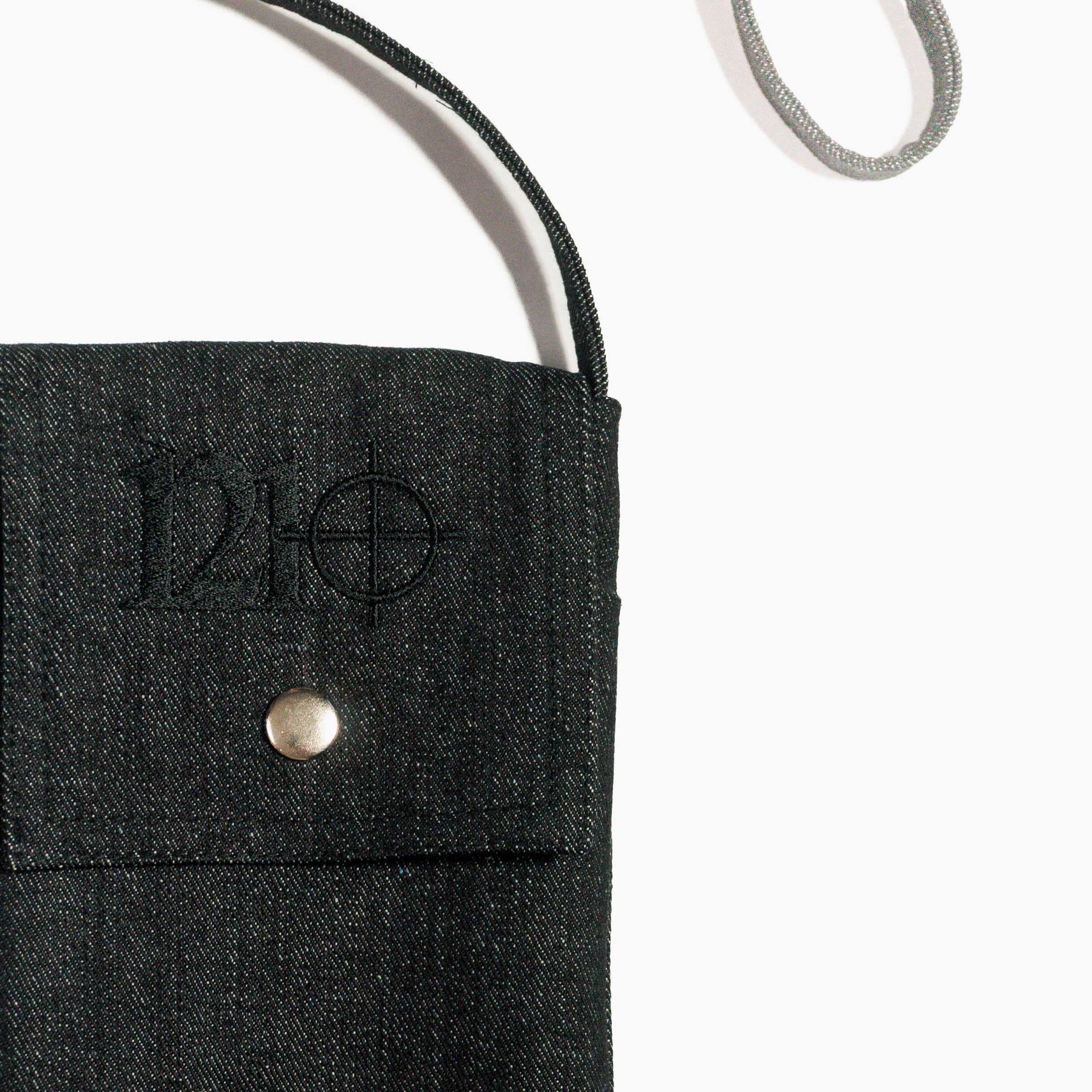 SLING BAG 04