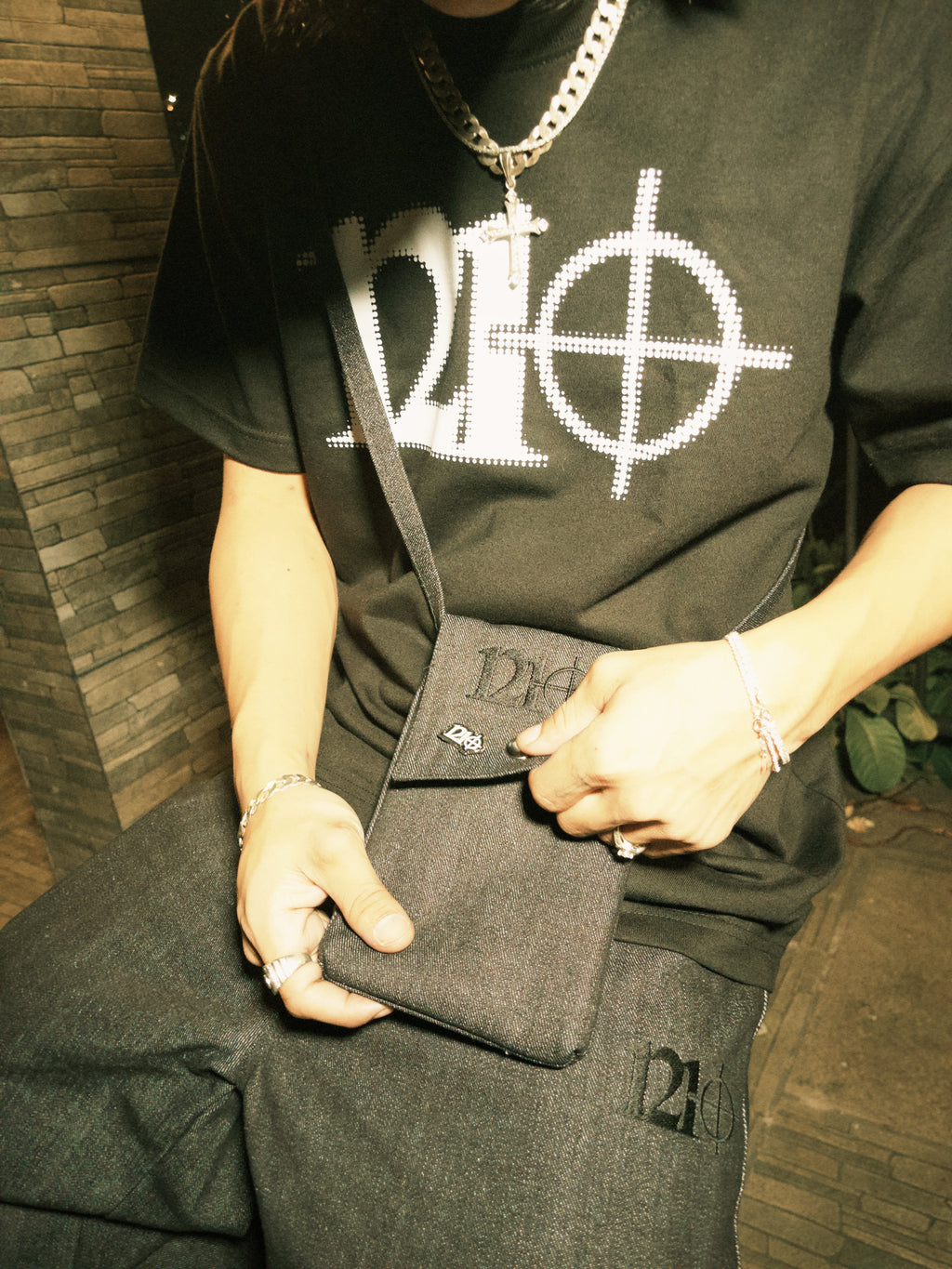 SLING BAG 04